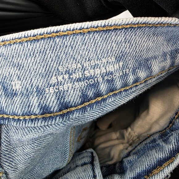 Old Navy Jeans Womens 12 Extra High-Rise Sky Hi Straight Button Fly Raw Hem - Picture 11 of 13